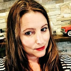 Meet your Posher, Dena